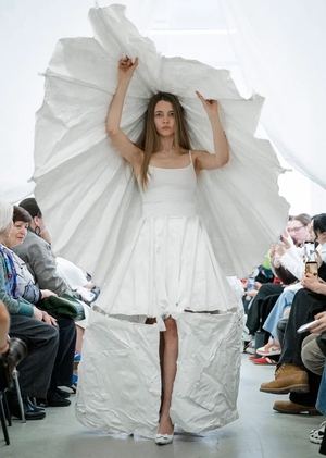 WHITE SHOW