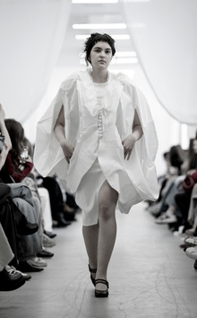WHITE SHOW