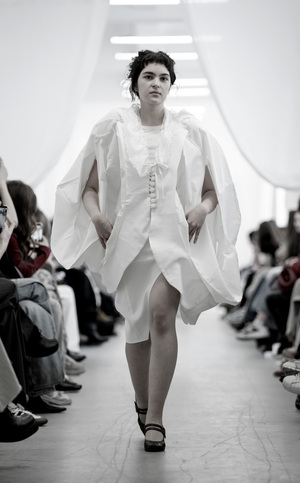 WHITE SHOW 