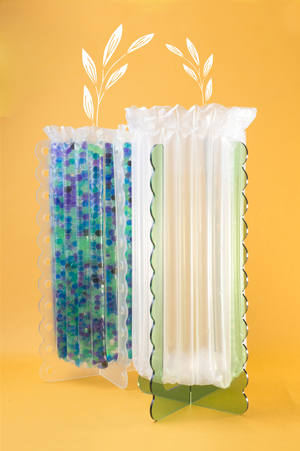 iV — надувная ваза