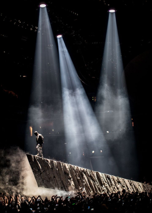 Эволюция визуальной идентичности Kanye West: от провокации к арт-хаусу