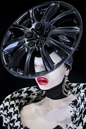 Эстетика безобразного и прекрасного в показах Alexander McQueen
