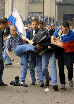 Как звучит беспорядок: фанатская толпа и акустическое присвоение города