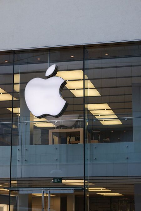 Apple: a Controlled Media Environment