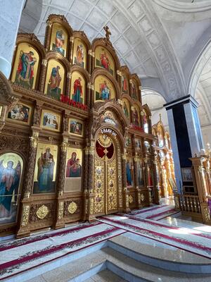 ИКОНОСТАС ХРАМА ИКОНЫ БОЖИЕЙ МАТЕРИ Цивильского Тихвинского  Богородицкого женского монастыря. г. Цивильск, Чувашская Республика