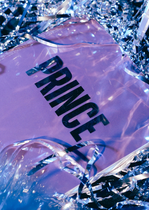 Серия книг о тех, кто создавал культовые образы музыкантов: Prince