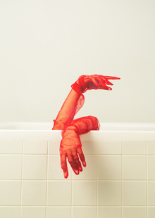 GLOVES UP