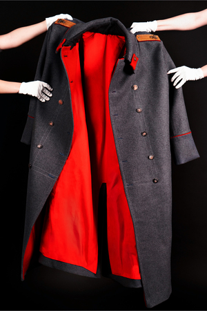 DOUBLE-BREASTED COAT. REPLICA