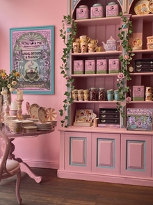 PETAL & PIN PETAL & PIN