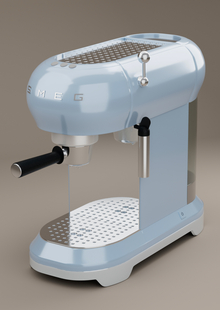 Домашний ритуал. Рожковая кофемашина SMEG ECF01
