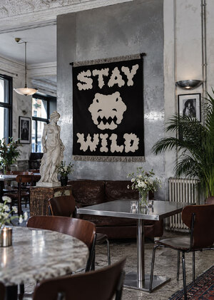 Гобелен «STAY WILD»