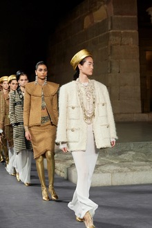 Наряды Древнего Египта и&nbsp;показ Chanel Métiers d’art Paris 2018/2019