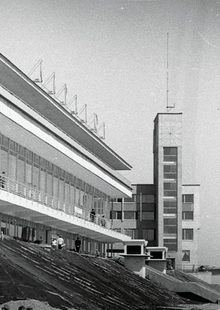 Глава III: Речные павильоны