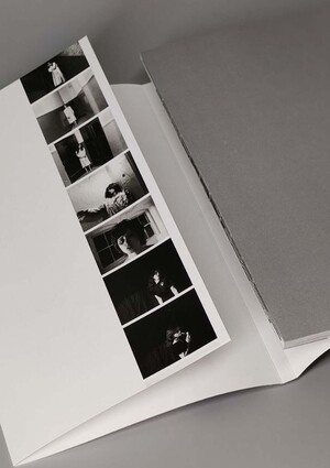 каталог работ синди шерман «застывшие кадры без названия»