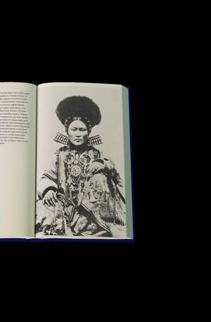 Мода на Байкале — традиционный бурятский костюм