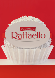 Витрина для марки конфет Raffaello