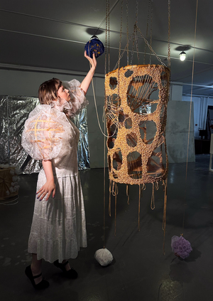 CAESIUM — текстильный арт-объект и деталь костюма