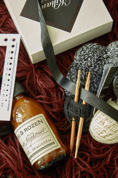 Изучение техники Flatlay с использованием пряжи