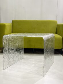 Столик консольный из&nbsp;крафтового стекла
