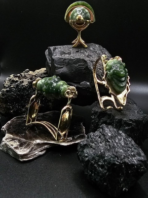 Мелкая камнерезная пластика на основе фасада Гранд-отеля г. Иркутск