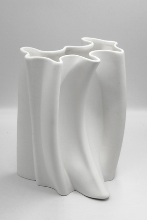 BLOOM — porcelain vase, which blossomed at the factory
