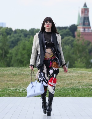 DIRTY-COLLAR MOSCOW FASHION WEEK 2022