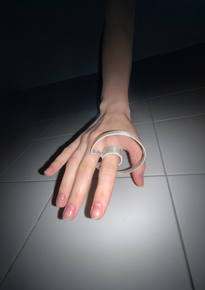 tactile discommunication