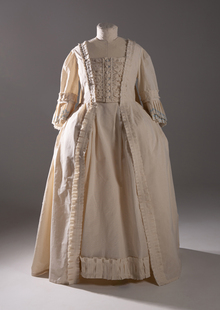 GLAFIRA’S dress