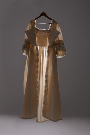 Репродукция платья «Robe à la française»