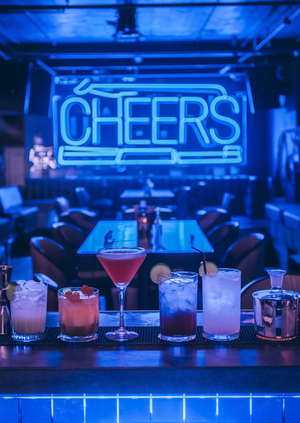 Бар авторских напитков CHEERS глазами AI