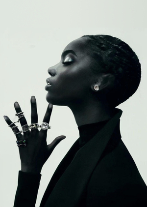 Ребрендинг ювелирного бренда «‎AMOREM»‎ c помощью AI